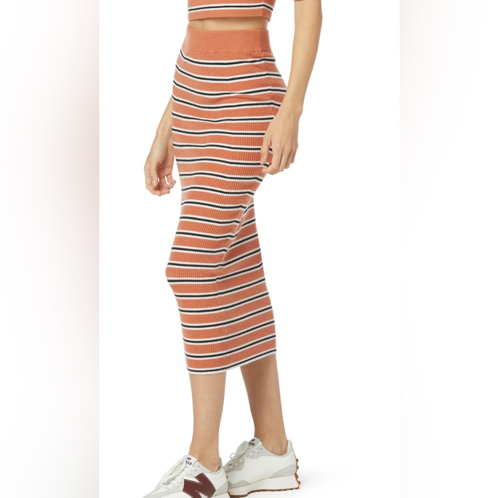 FAVORITE DAUGHTER, THE REVENGE RIBBED MIDI SKIRT, CORAL STRIPE
